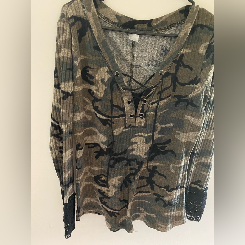 Venus camo with lace sleeves. Shirt